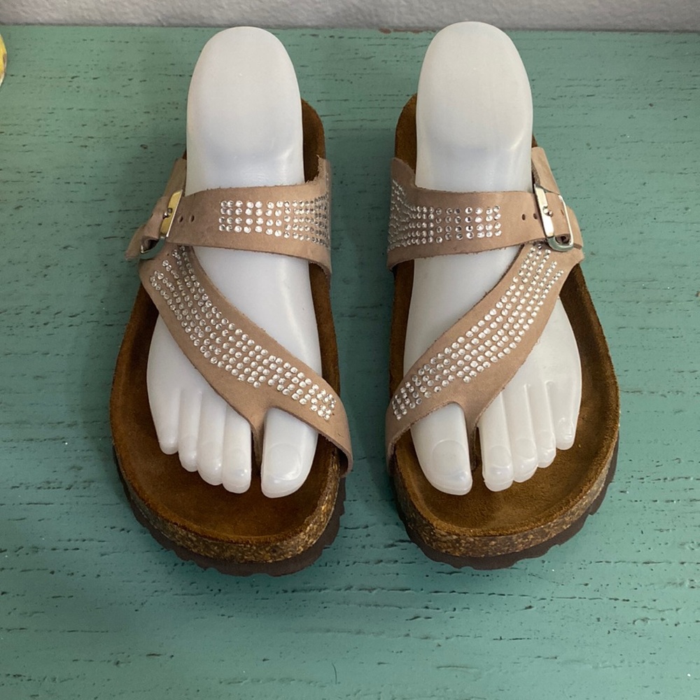 Modabella tan sandals
